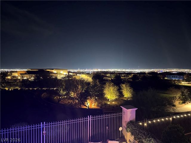 272 Highspring Street, Las Vegas, NV 89138