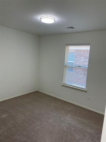 9216 NW 71st Street, Yukon, OK 73099