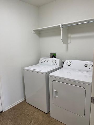 9216 NW 71st Street, Yukon, OK 73099