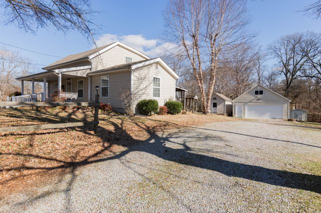 2541 Spring St, Pleasant View, TN 37146