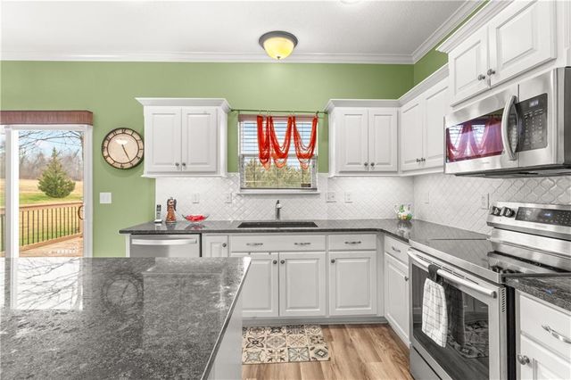 2705 S Haden Court, Independence, MO 64055