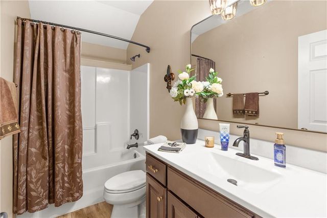 2705 S Haden Court, Independence, MO 64055