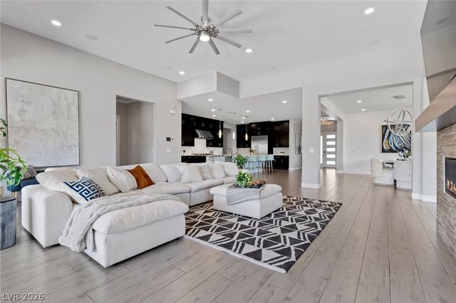 9841 West El Campo Grande Avenue, Las Vegas, NV 89149