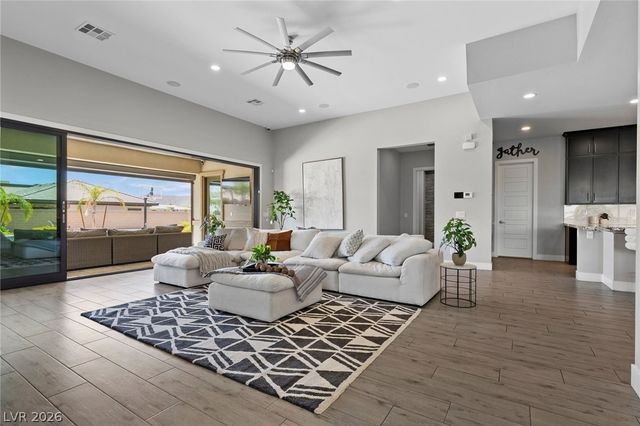 9841 West El Campo Grande Avenue, Las Vegas, NV 89149