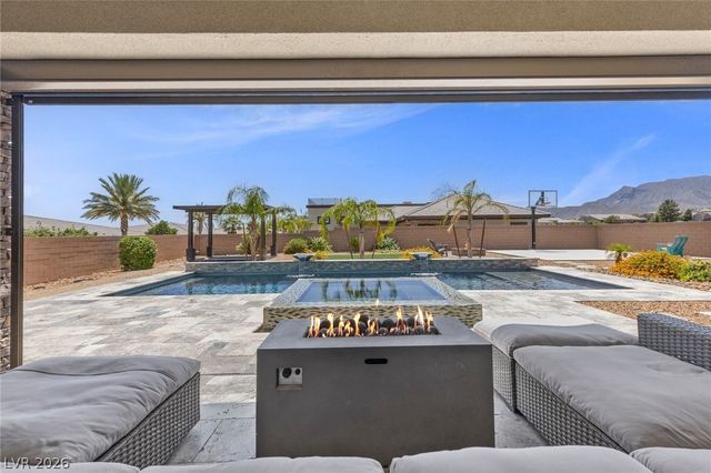 9841 West El Campo Grande Avenue, Las Vegas, NV 89149