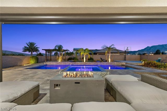 9841 West El Campo Grande Avenue, Las Vegas, NV 89149