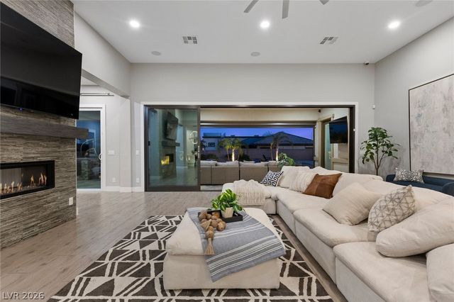 9841 West El Campo Grande Avenue, Las Vegas, NV 89149