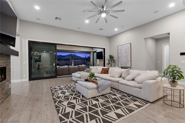 9841 West El Campo Grande Avenue, Las Vegas, NV 89149
