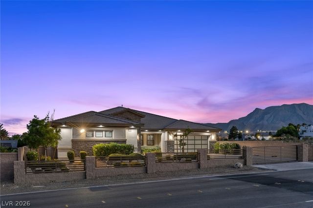 9841 West El Campo Grande Avenue, Las Vegas, NV 89149