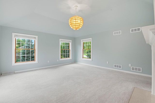 N64W38481 S Woodlake CIRCLE, Oconomowoc, WI 53066