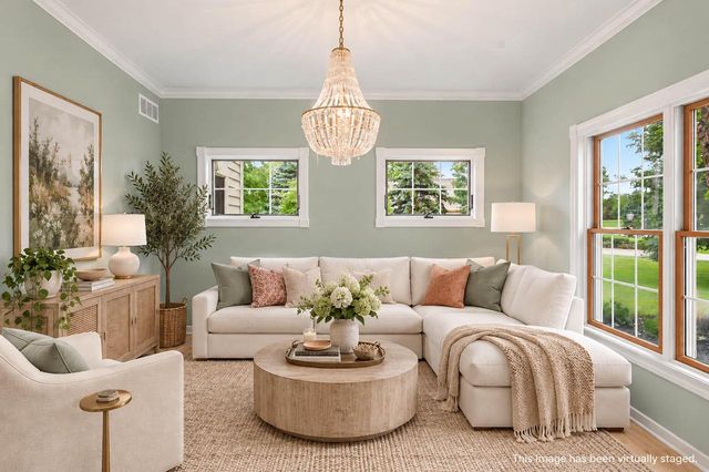N64W38481 S Woodlake CIRCLE, Oconomowoc, WI 53066