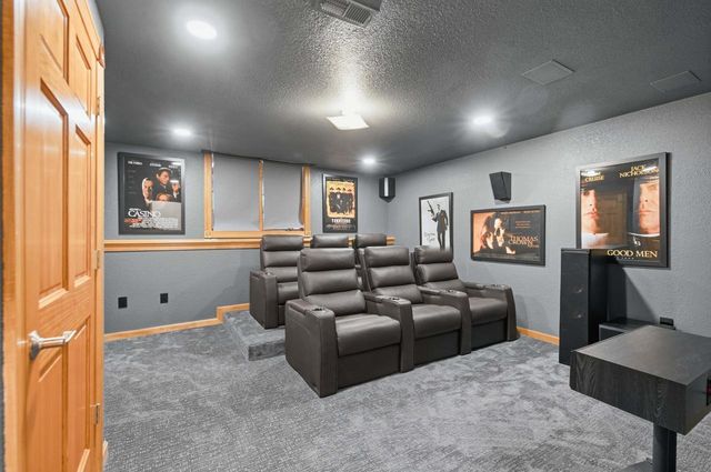 N64W38481 S Woodlake CIRCLE, Oconomowoc, WI 53066