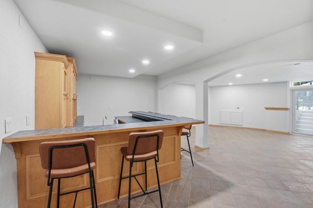 N64W38481 S Woodlake CIRCLE, Oconomowoc, WI 53066