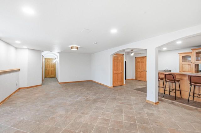 N64W38481 S Woodlake CIRCLE, Oconomowoc, WI 53066