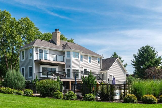 N64W38481 S Woodlake CIRCLE, Oconomowoc, WI 53066