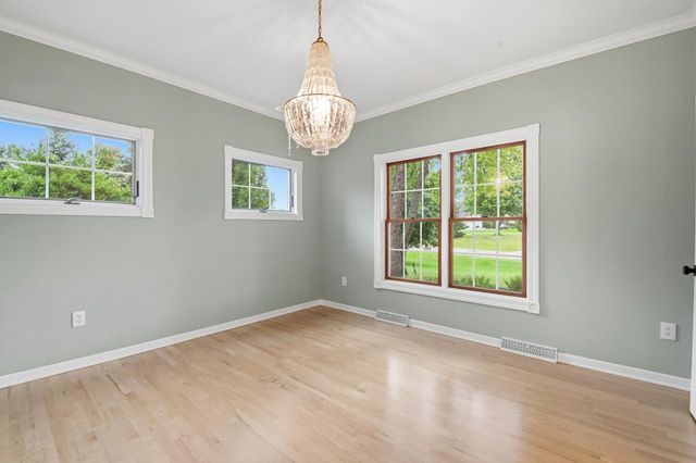 N64W38481 S Woodlake CIRCLE, Oconomowoc, WI 53066
