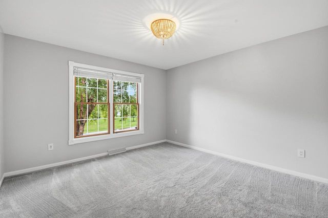 N64W38481 S Woodlake CIRCLE, Oconomowoc, WI 53066