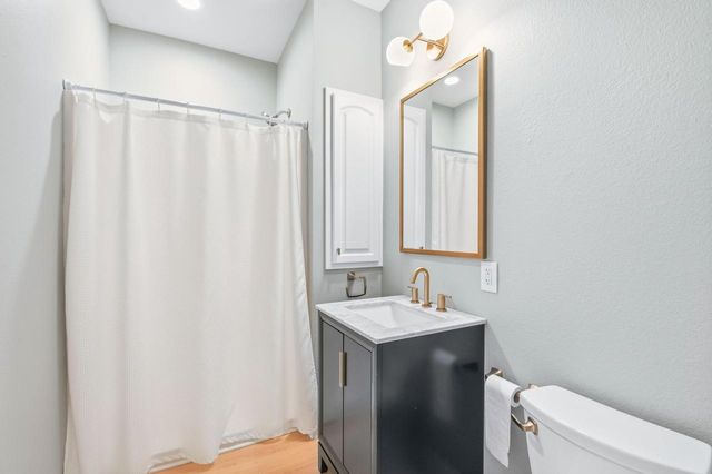 N64W38481 S Woodlake CIRCLE, Oconomowoc, WI 53066