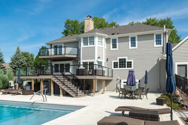 N64W38481 S Woodlake CIRCLE, Oconomowoc, WI 53066