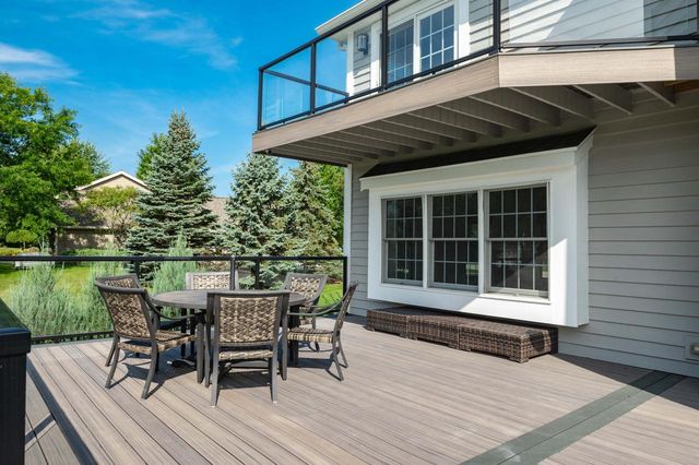 N64W38481 S Woodlake CIRCLE, Oconomowoc, WI 53066