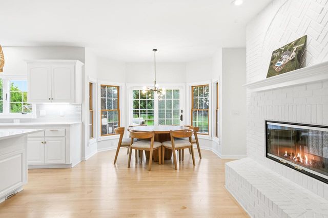 N64W38481 S Woodlake CIRCLE, Oconomowoc, WI 53066