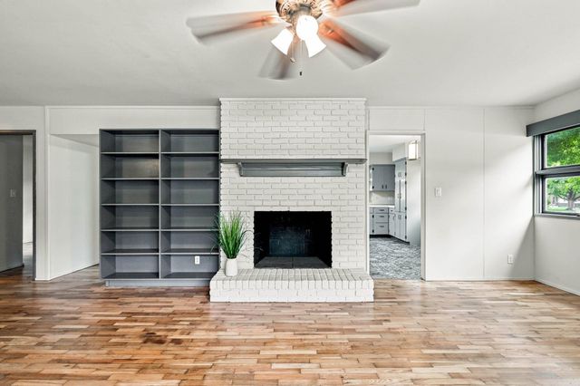 746 N Oak Grove Avenue, Springfield, MO 65802