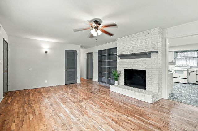 746 N Oak Grove Avenue, Springfield, MO 65802