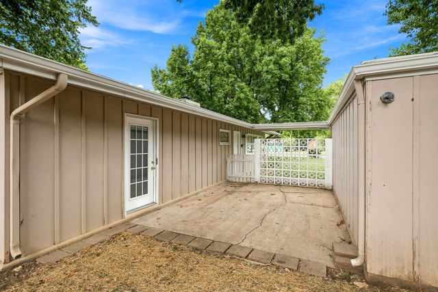 746 N Oak Grove Avenue, Springfield, MO 65802