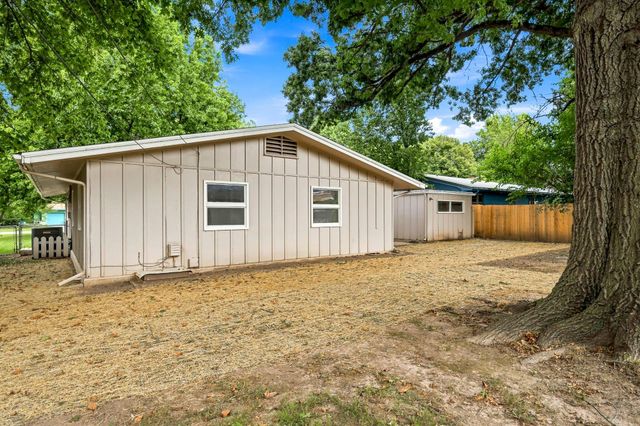 746 N Oak Grove Avenue, Springfield, MO 65802