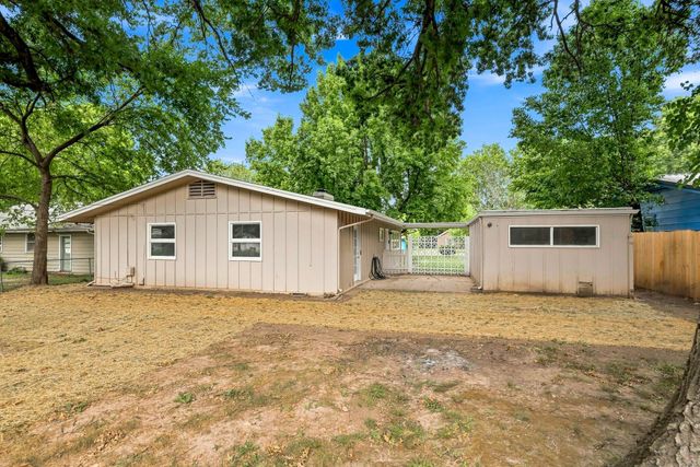 746 N Oak Grove Avenue, Springfield, MO 65802