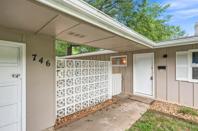 746 N Oak Grove Avenue, Springfield, MO 65802