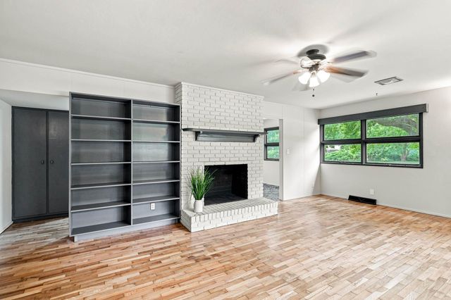 746 N Oak Grove Avenue, Springfield, MO 65802