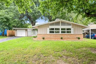 746 N Oak Grove Avenue, Springfield, MO 65802