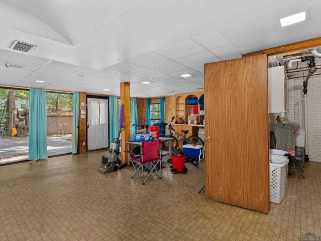 3700 Redwood Trl., Marshall, TX 75672