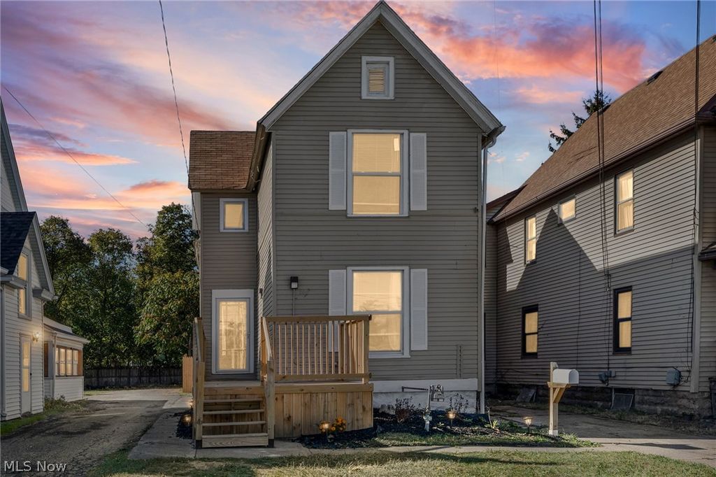 366 Oberlin Avenue, Lorain, OH 44052