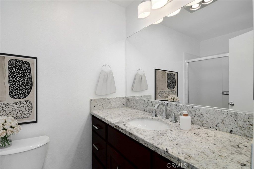 Image 11 of property listing at 5400 Lindley Avenue 101, Encino, CA 91316