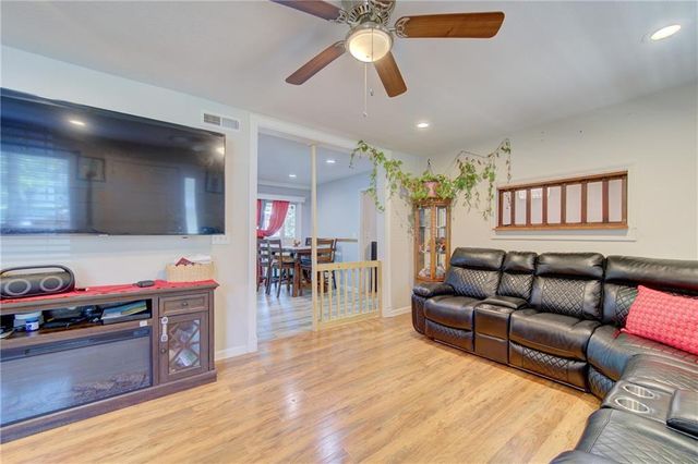 11424 Palmer Avenue, Kansas City, MO 64134