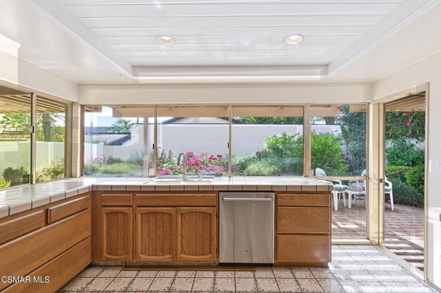 1082 Barrow Court, Westlake Village, CA 91361