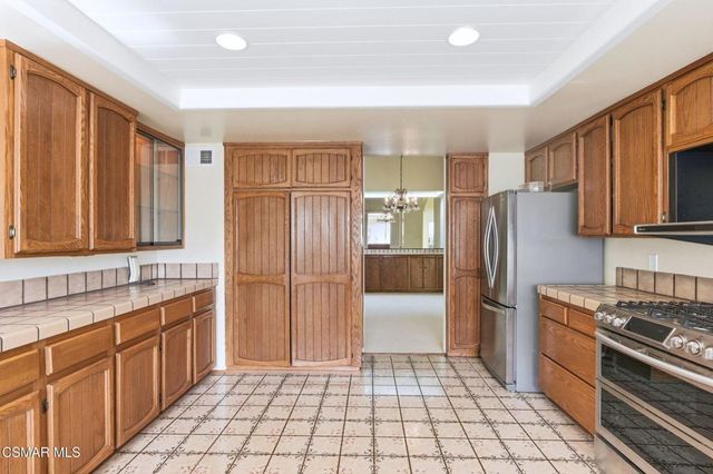 1082 Barrow Court, Westlake Village, CA 91361