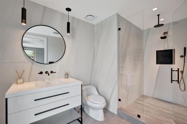 305 Oak Street, Hollywood, FL 33019