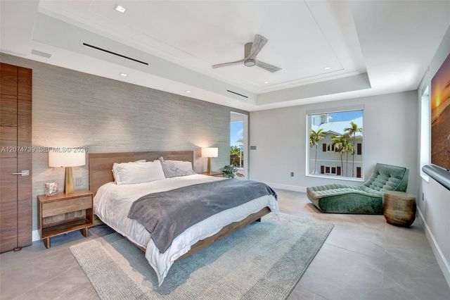 305 Oak Street, Hollywood, FL 33019