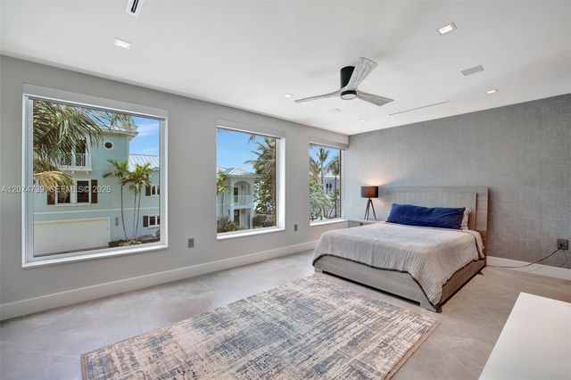 305 Oak Street, Hollywood, FL 33019