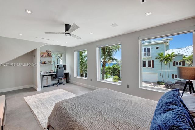 305 Oak Street, Hollywood, FL 33019