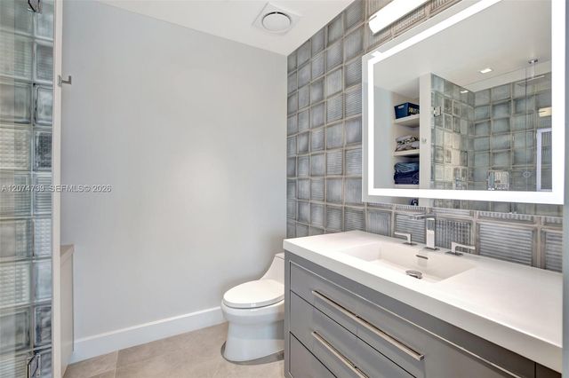 305 Oak Street, Hollywood, FL 33019