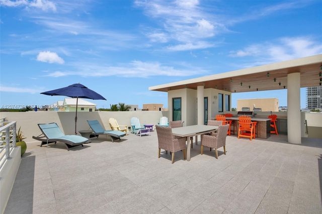 305 Oak Street, Hollywood, FL 33019
