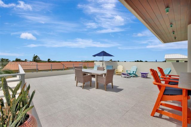 305 Oak Street, Hollywood, FL 33019