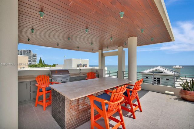 305 Oak Street, Hollywood, FL 33019