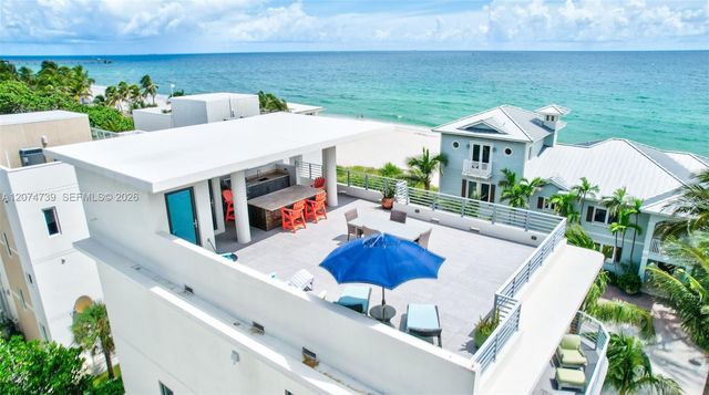 305 Oak Street, Hollywood, FL 33019