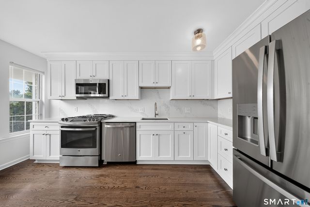 180 Turn Of River Road 10D, Stamford, CT 06905