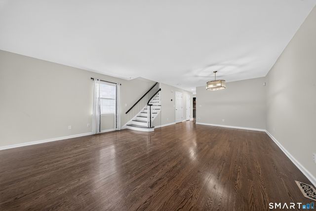 180 Turn Of River Road 10D, Stamford, CT 06905